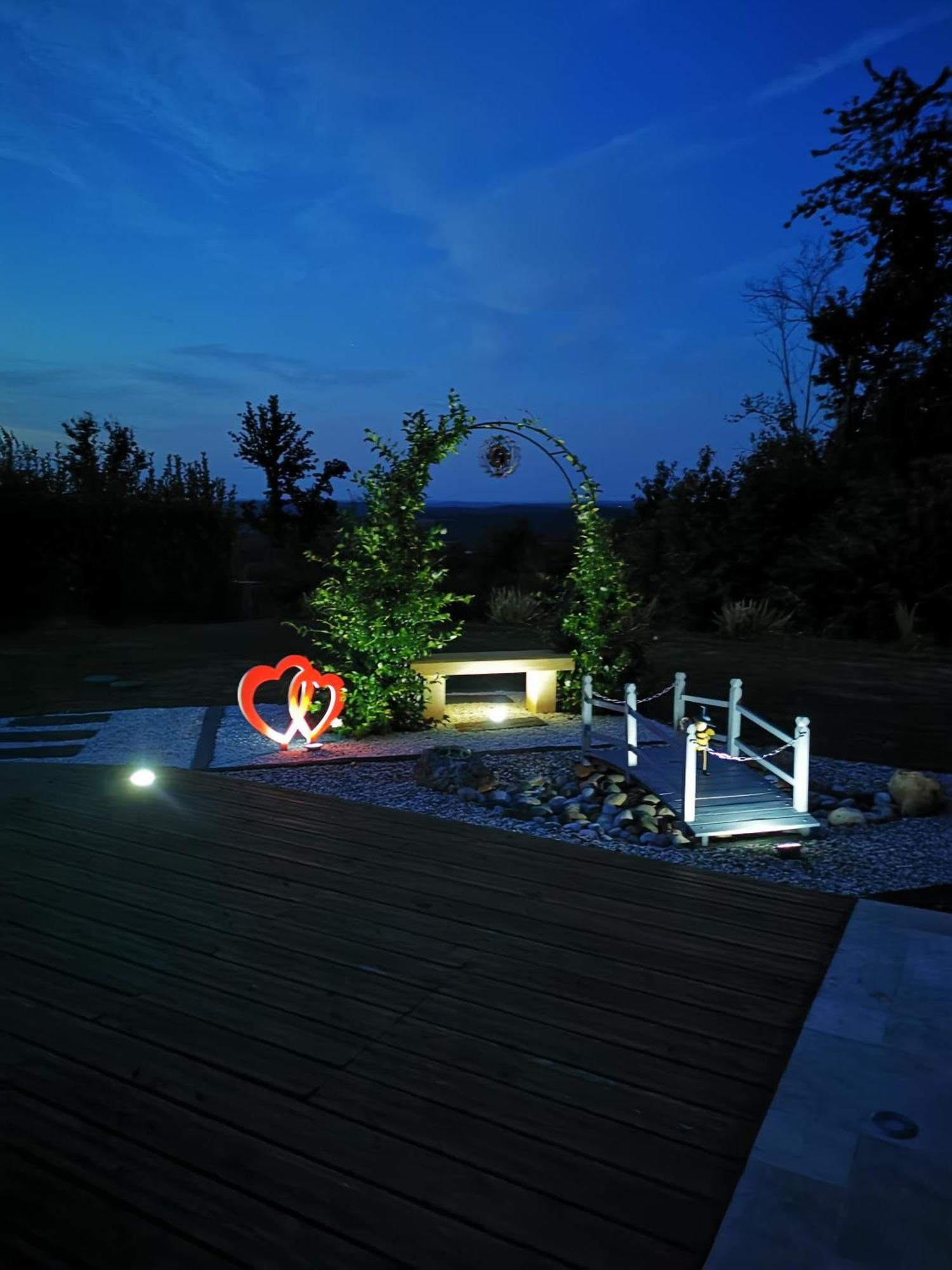 Notre Bastide Maison et table d'hôtes sur réservation, PISCINE et JACUZZI Acomodação com café da manhã Marcillac-Saint-Quentin Exterior foto