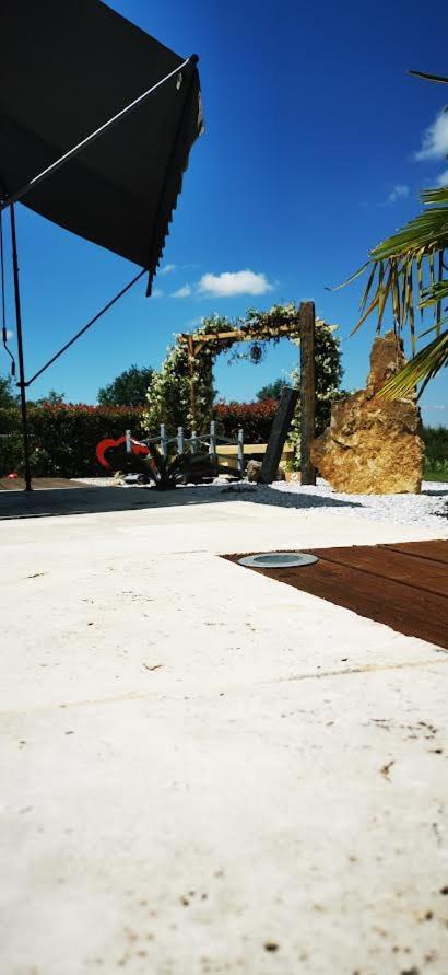 Notre Bastide Maison et table d'hôtes sur réservation, PISCINE et JACUZZI Acomodação com café da manhã Marcillac-Saint-Quentin Exterior foto